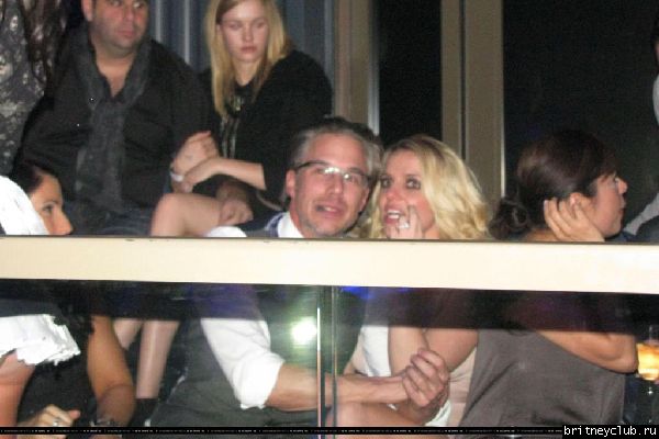 Бритни и Джейсон отмечают помолвку в клубе Chateau28.jpg(Бритни Спирс, Britney Spears)