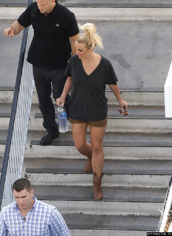 Бритни покидает фото студию в Лос-Анджелесе05.jpg(Бритни Спирс, Britney Spears)