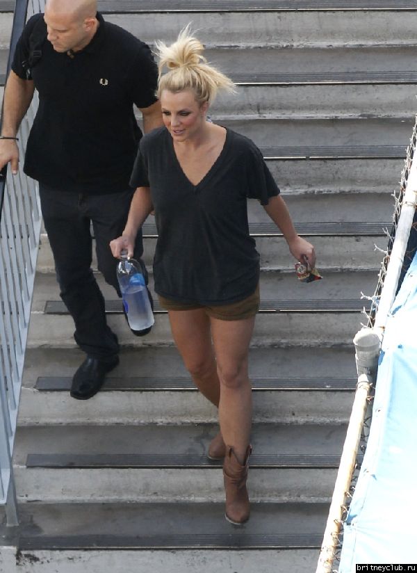 Бритни покидает фото студию в Лос-Анджелесе07.jpg(Бритни Спирс, Britney Spears)
