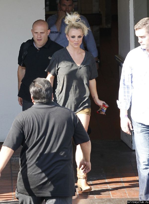 Бритни покидает фото студию в Лос-Анджелесе10.jpg(Бритни Спирс, Britney Spears)