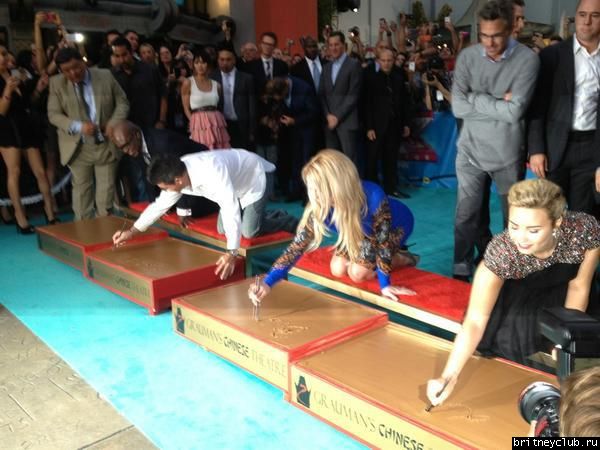 Бритни на церемонии Handprint Ceremony в Лос-Анджелесе25.jpg(Бритни Спирс, Britney Spears)