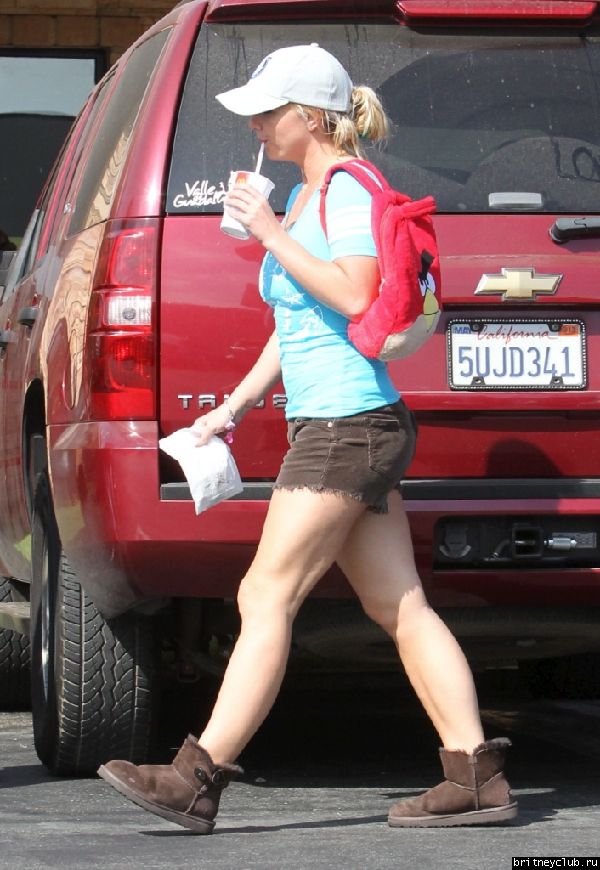 Бритни с детьми покидает McDonalds07.jpg(Бритни Спирс, Britney Spears)