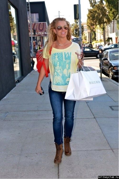 Бритни на шоппинге в Лос-Анджелесе5.jpg(Бритни Спирс, Britney Spears)