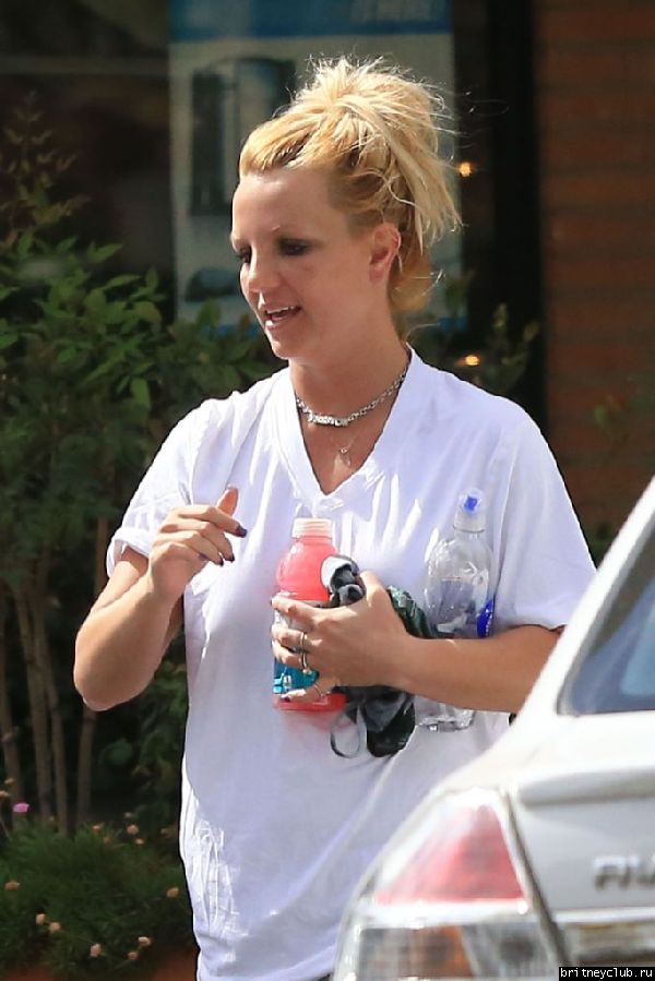 Бритни покидает цветочный магазин Gelson22.jpg(Бритни Спирс, Britney Spears)