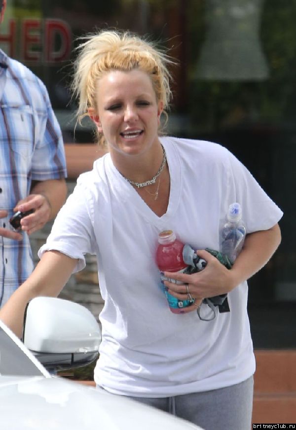 Бритни покидает цветочный магазин Gelson24.jpg(Бритни Спирс, Britney Spears)