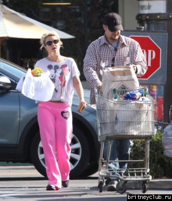 Бритни на шоппинге в Калабасасе13.jpg(Бритни Спирс, Britney Spears)