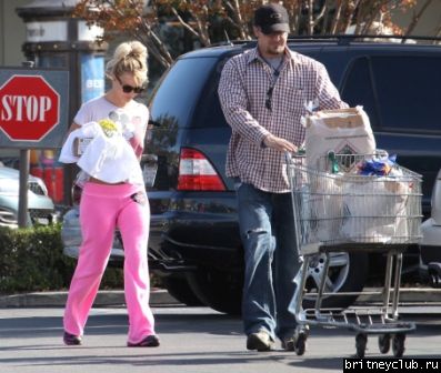 Бритни на шоппинге в Калабасасе24.jpg(Бритни Спирс, Britney Spears)