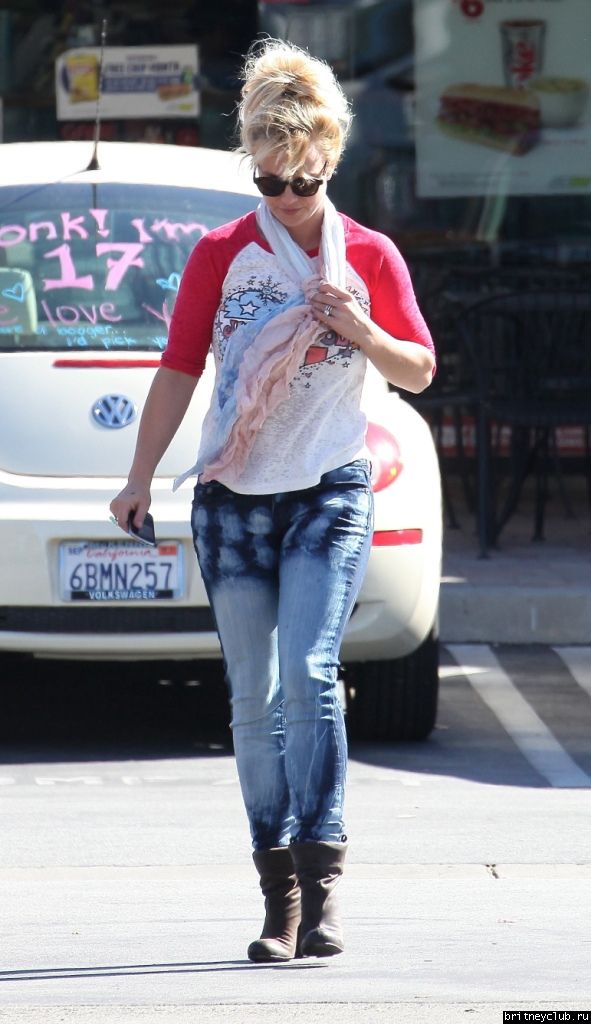 Бритни покидает отель и ресторан  SubWay09.jpg(Бритни Спирс, Britney Spears)