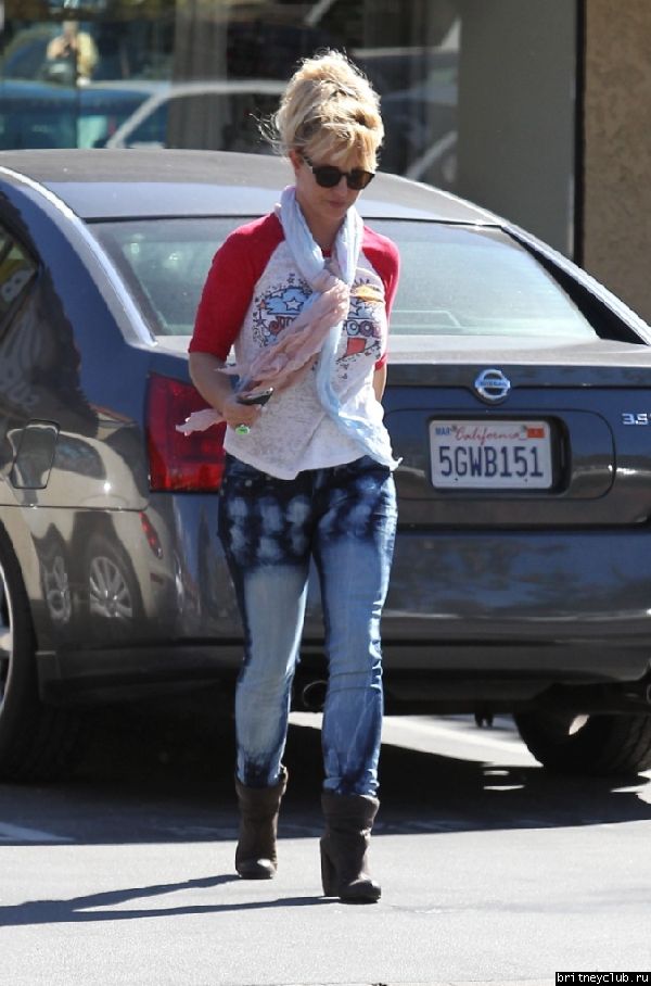 Бритни покидает отель и ресторан  SubWay14.jpg(Бритни Спирс, Britney Spears)