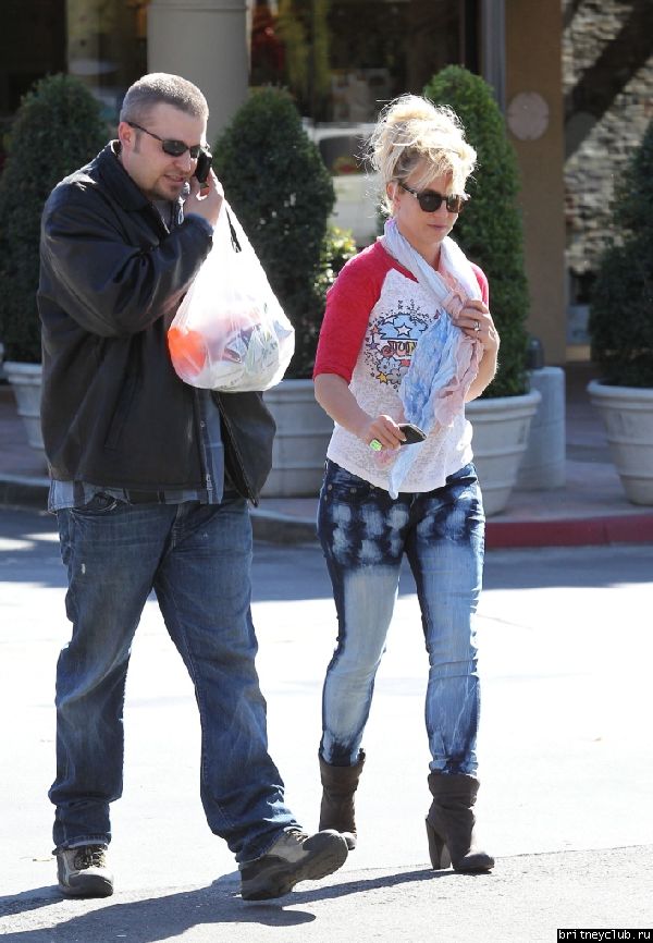 Бритни покидает отель и ресторан  SubWay17.jpg(Бритни Спирс, Britney Spears)