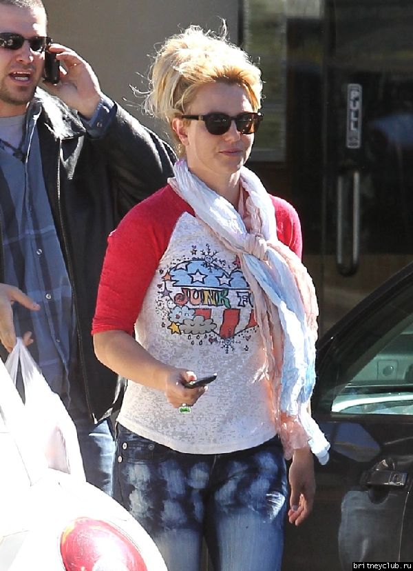 Бритни покидает отель и ресторан  SubWay26.jpg(Бритни Спирс, Britney Spears)
