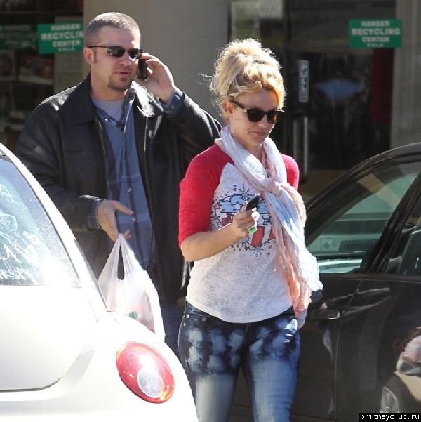 Бритни покидает отель и ресторан  SubWay27.jpg(Бритни Спирс, Britney Spears)