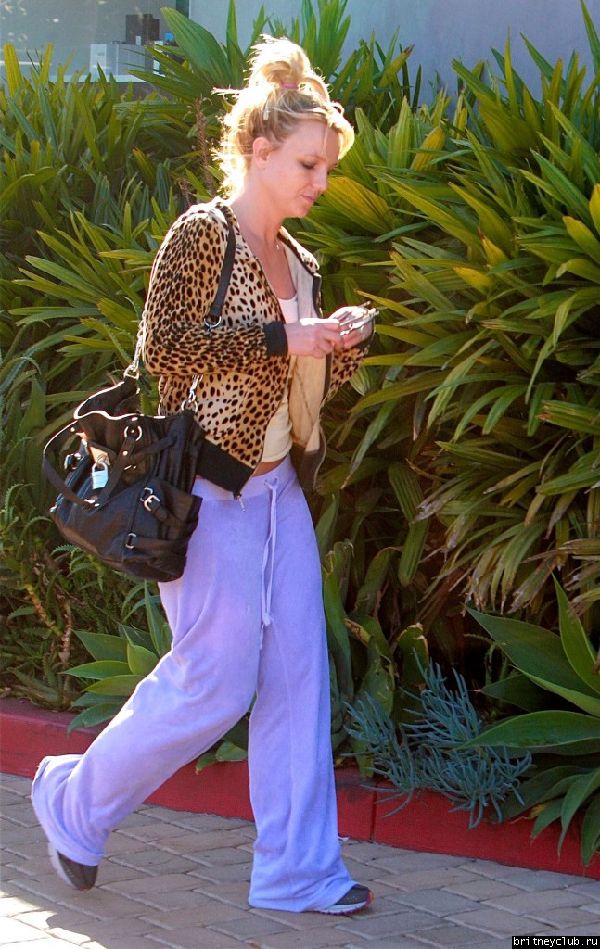 Бритни покидает танцевальную студию в Санта-Монике5.jpg(Бритни Спирс, Britney Spears)
