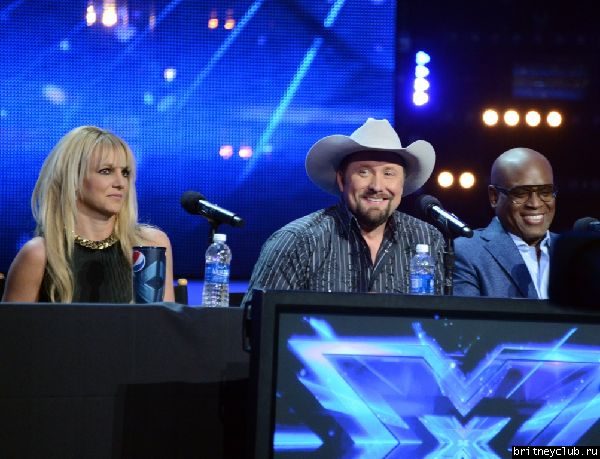 Бритни на пресс-конференции по случаю финала The X Factor USA06.jpg(Бритни Спирс, Britney Spears)