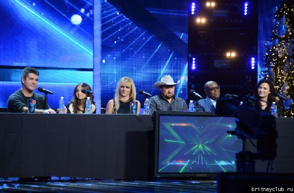 Бритни на пресс-конференции по случаю финала The X Factor USA16.jpg(Бритни Спирс, Britney Spears)