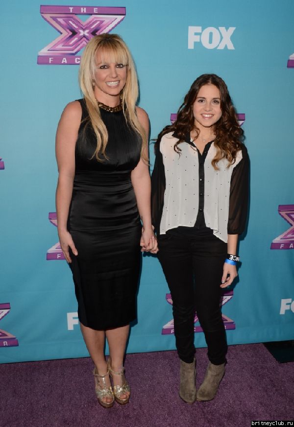Бритни на пресс-конференции по случаю финала The X Factor USA28.jpg(Бритни Спирс, Britney Spears)