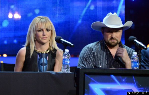 Бритни на пресс-конференции по случаю финала The X Factor USA32.jpg(Бритни Спирс, Britney Spears)