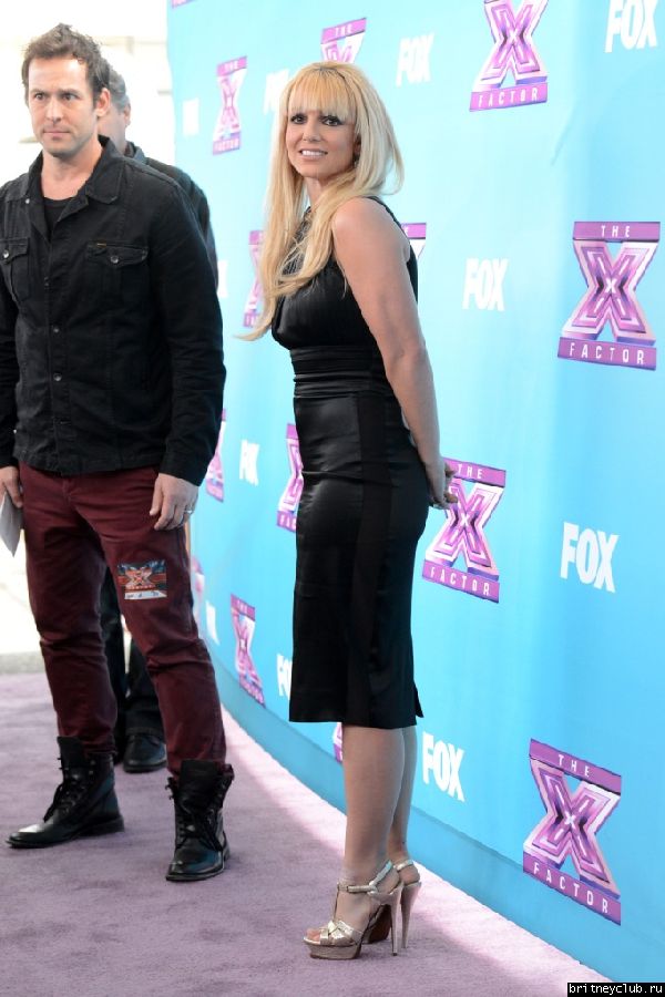 Бритни на пресс-конференции по случаю финала The X Factor USA34.jpg(Бритни Спирс, Britney Spears)