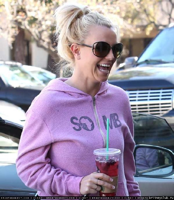 Бритни посетила салон красоты в Лос-Анджелесе03.jpg(Бритни Спирс, Britney Spears)