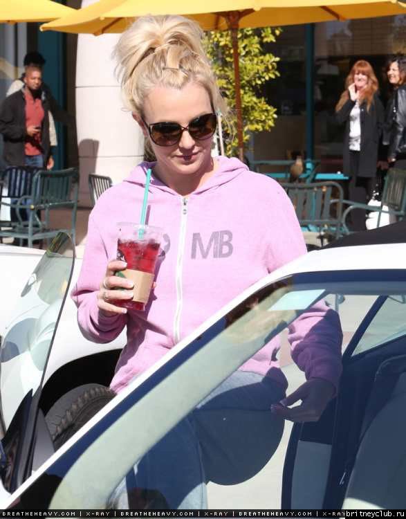 Бритни посетила салон красоты в Лос-Анджелесе27.jpg(Бритни Спирс, Britney Spears)