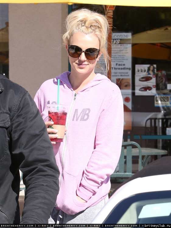 Бритни посетила салон красоты в Лос-Анджелесе47.jpg(Бритни Спирс, Britney Spears)