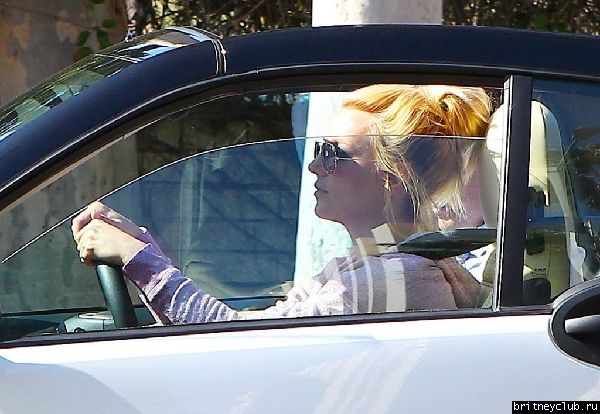 Бритни Спирс за рулем своего  Smart ForTwo.01.jpg(Бритни Спирс, Britney Spears)