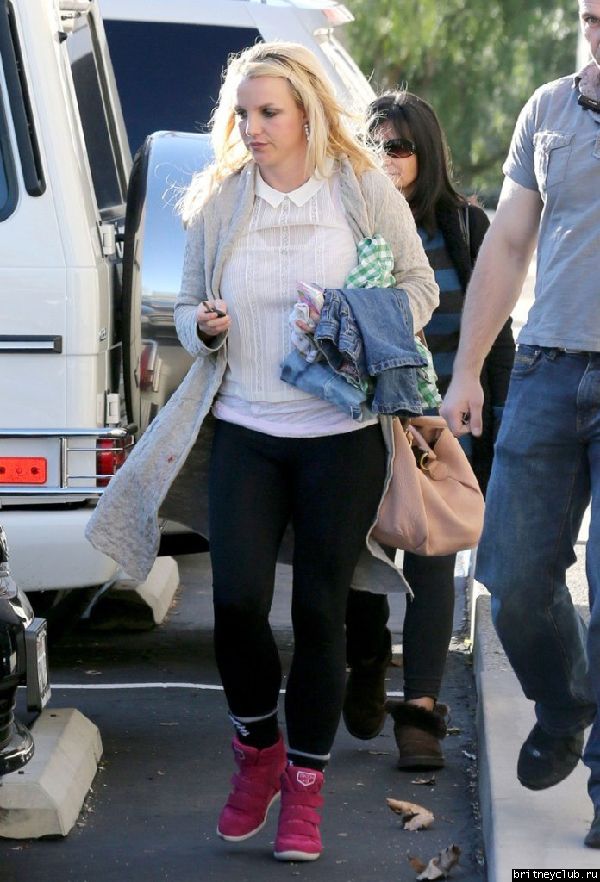 Бритни забирает детей из гимнастического зала!37.jpg(Бритни Спирс, Britney Spears)