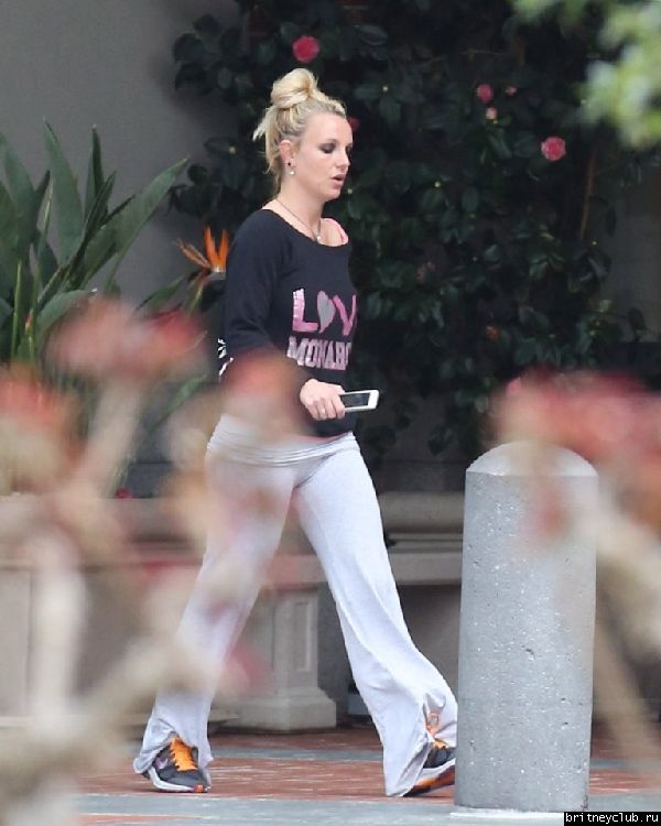 Бритни покидает фитнесс-клуб 06.jpg(Бритни Спирс, Britney Spears)
