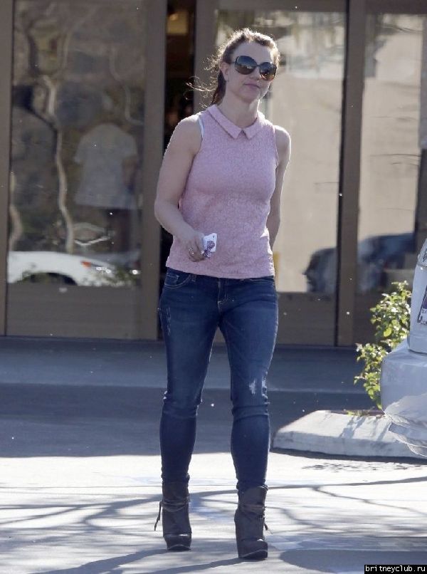 Бритни посетила супермаркет в Лос-Анджелесе04.jpg(Бритни Спирс, Britney Spears)