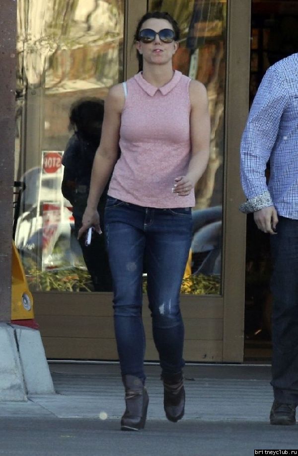 Бритни посетила супермаркет в Лос-Анджелесе06.jpg(Бритни Спирс, Britney Spears)