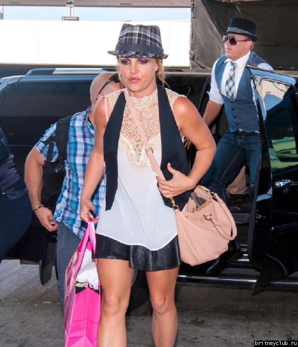 Бритни и Дэвид в аэропорту в Лос-Анджелесе22.jpg(Бритни Спирс, Britney Spears)