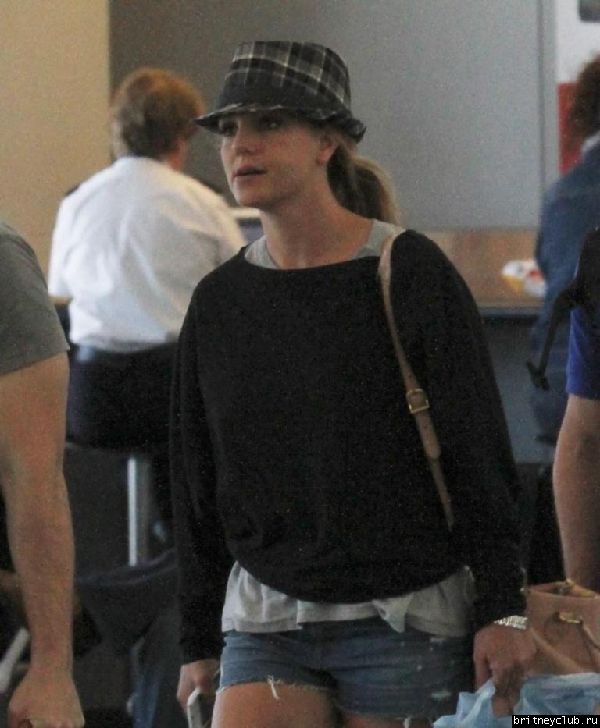 Бритни и Дэвид в аэропорту в Лас-Вегасе1.jpg(Бритни Спирс, Britney Spears)