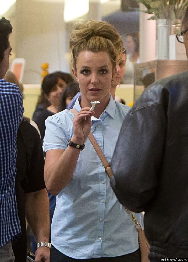Бритни в аэропорту в Лос-Анджелесе35.jpg(Бритни Спирс, Britney Spears)