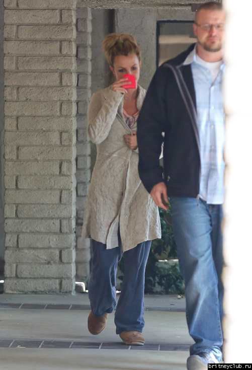 Бритни покидает стоматолога в Thousand Oaks14.jpg(Бритни Спирс, Britney Spears)