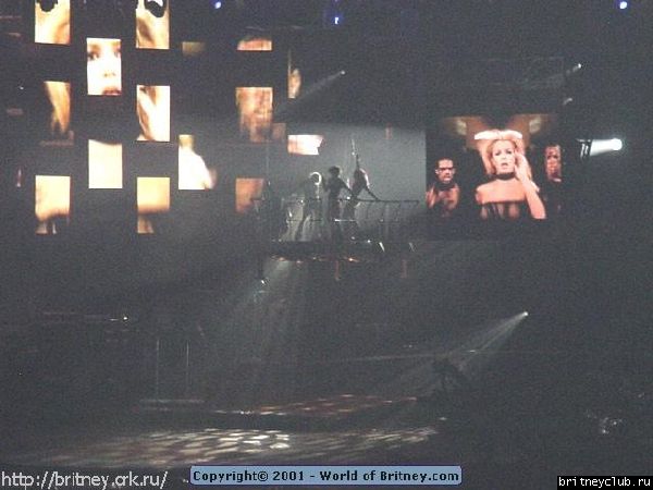 D.W.D. "Columbus, Ohio" (1 ноября 2001)44.jpg(Бритни Спирс, Britney Spears)
