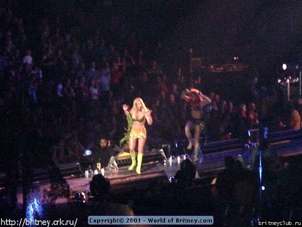 D.W.D. "Columbus, Ohio" (1 ноября 2001)57.jpg(Бритни Спирс, Britney Spears)