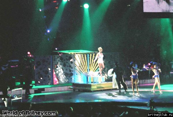 D.W.D. tour Denver, Colorado (12 ноября 2001 года)01.jpg(Бритни Спирс, Britney Spears)