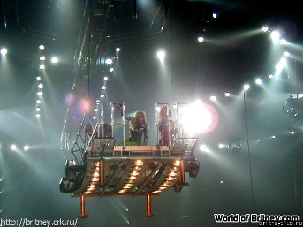 D.W.D. tour Anaheim, California (20 ноября 2001 года)07.jpg(Бритни Спирс, Britney Spears)