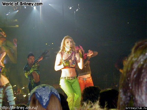D.W.D. tour Anaheim, California (20 ноября 2001 года)13.jpg(Бритни Спирс, Britney Spears)