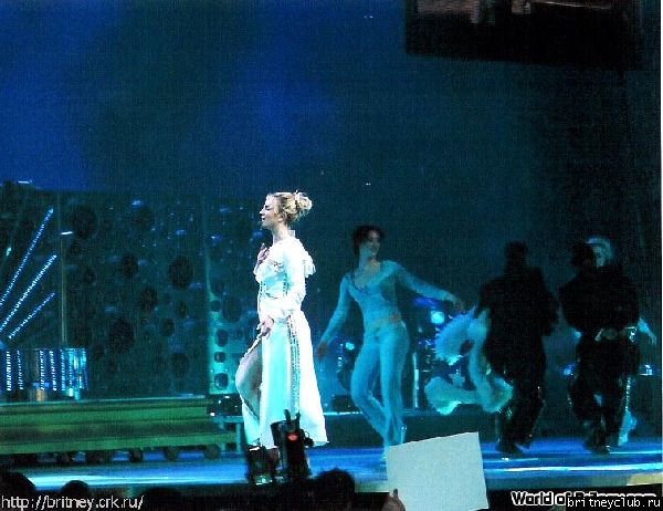 D.W.D. tour Auburn Hills, Michigan (26 ноября 2001 года)5.jpg(Бритни Спирс, Britney Spears)