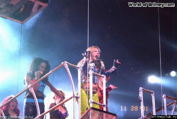 D.W.D. tour Chicago, IL (28 ноября 2001 года)08.jpg(Бритни Спирс, Britney Spears)