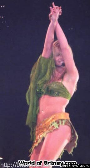 D.W.D. tour Chicago, IL (28 ноября 2001 года)18.jpg(Бритни Спирс, Britney Spears)
