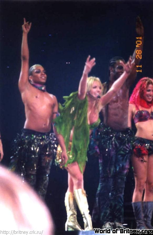D.W.D. tour Chicago, IL (28 ноября 2001 года)19.jpg(Бритни Спирс, Britney Spears)