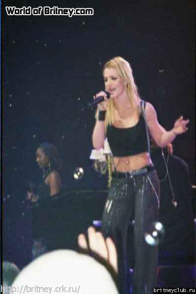 D.W.D. tour Chicago, IL (28 ноября 2001 года)21.jpg(Бритни Спирс, Britney Spears)