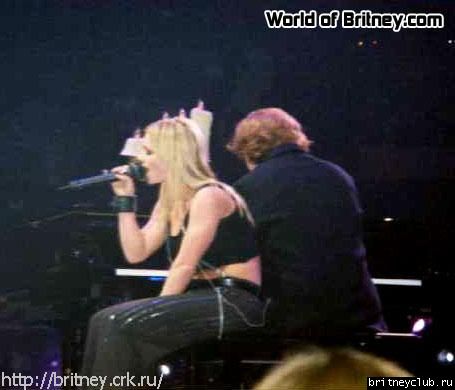D.W.D. tour Chicago, IL (28 ноября 2001 года)22.jpg(Бритни Спирс, Britney Spears)