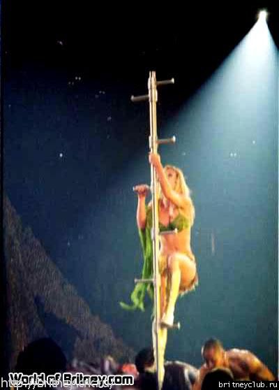 D.W.D. tour Chicago, IL (28 ноября 2001 года)23.jpg(Бритни Спирс, Britney Spears)