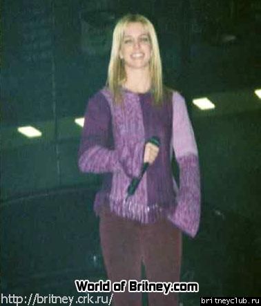 D.W.D. tour Chicago, IL (28 ноября 2001 года)33.jpg(Бритни Спирс, Britney Spears)