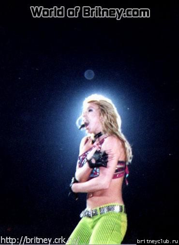 D.W.D. tour Minneapolis (29 ноября 2001 года)03.jpg(Бритни Спирс, Britney Spears)
