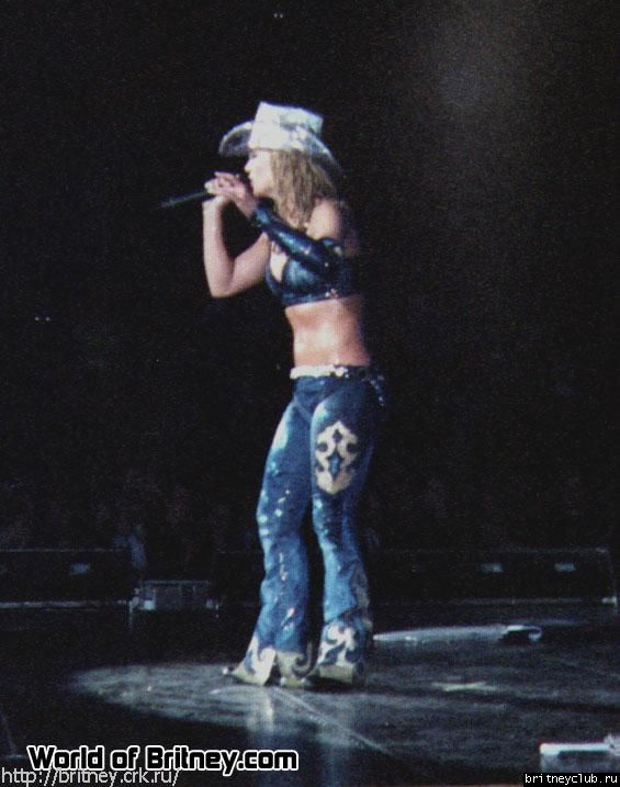 D.W.D. tour Minneapolis (29 ноября 2001 года)05.jpg(Бритни Спирс, Britney Spears)
