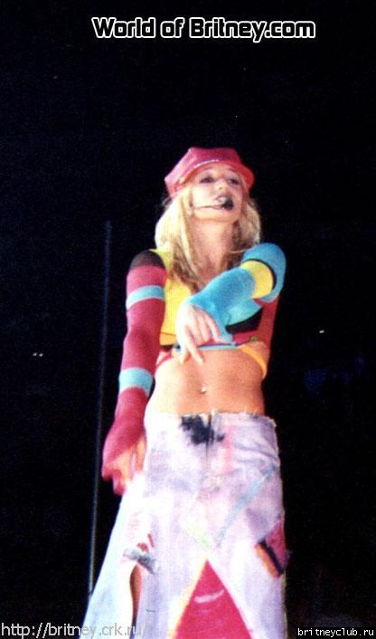 D.W.D. tour Minneapolis (29 ноября 2001 года)08.jpg(Бритни Спирс, Britney Spears)